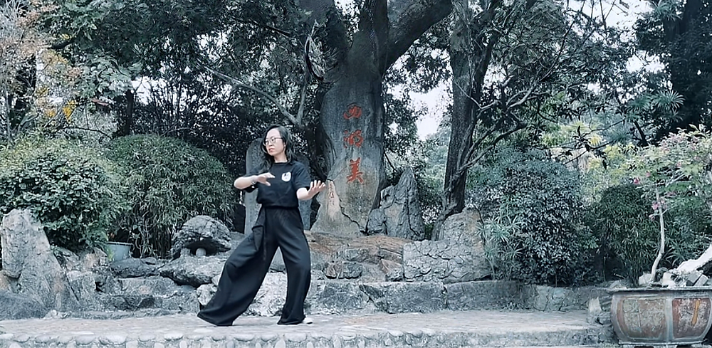 When Life Feels Tight, the Body Must Learn Space : A Tai Chi Standing Practice for Opening, Breath, and Inner 